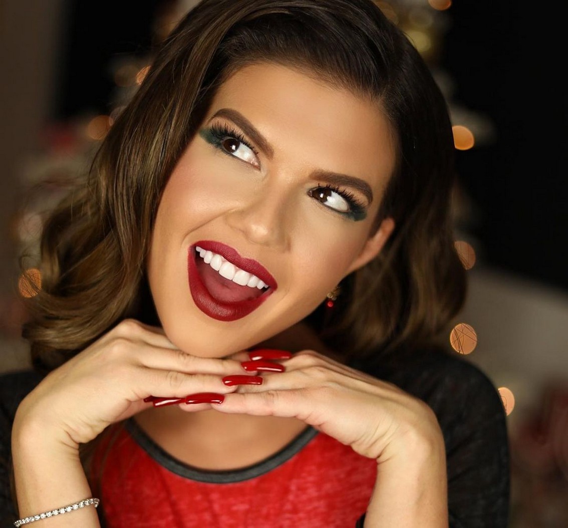 chanel-west-coast-upskirt-xmas-thefappening-cfd-3 chanel west coast upskirt xmas thefappening cfd 3