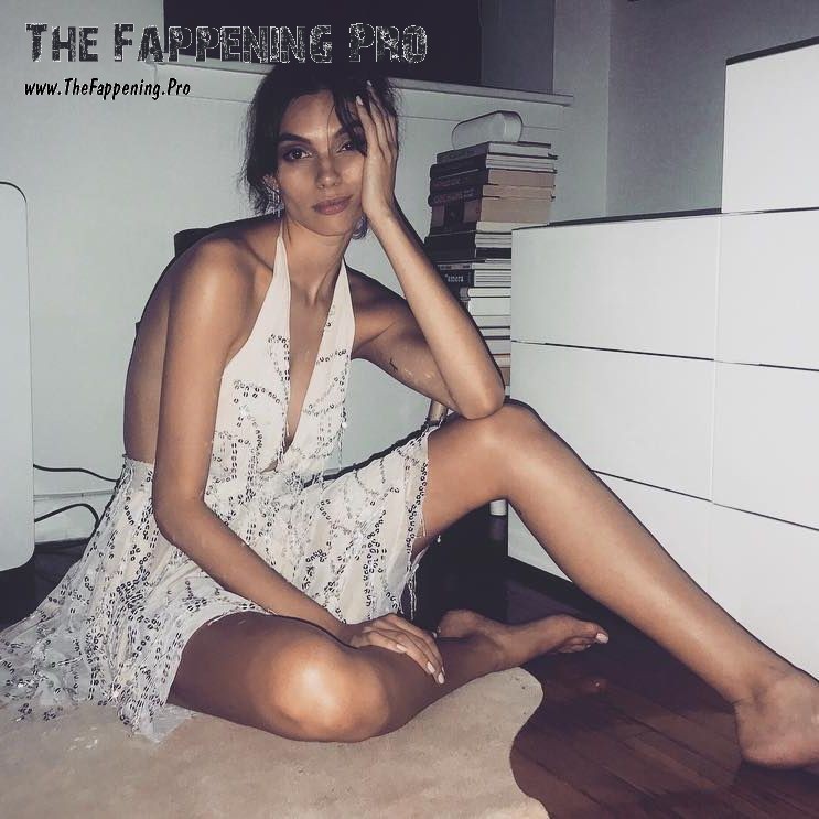 charlee-fraser-selfie-thefappening-cfd-1 Charlee Fraser Leaked Selfie