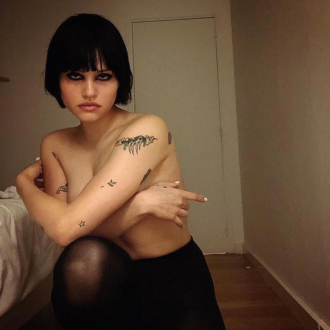 charli-xcx-fappening-tits-1-1 Charli XCX Tits