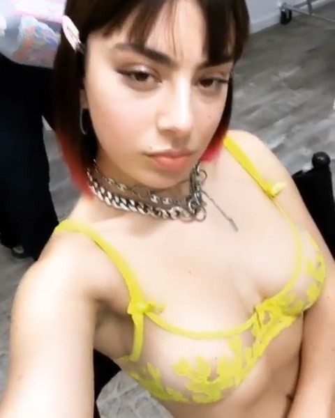 charli-xcx-fappening-tits-7 charli xcx fappening tits 7