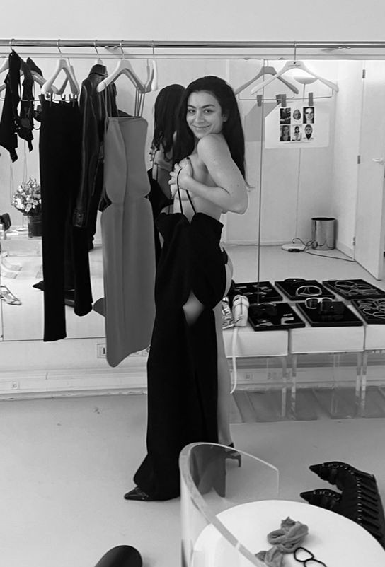 charli-xcx-see-through-thefappening-cfd-1 Charli XCX Topless In Fitting Room