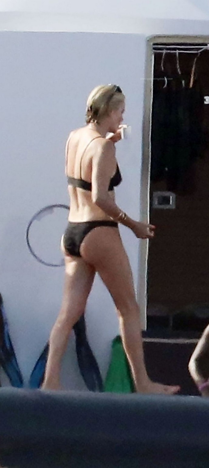 charlize-theron-sexy-bikini-thefappening-cfd-14 Charlize Theron Ass In A Bikini