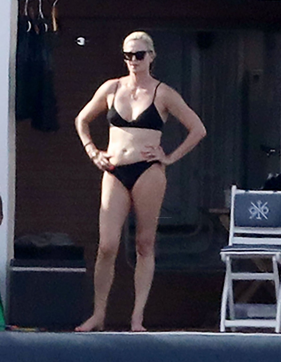 charlize-theron-sexy-bikini-thefappening-cfd-28 Charlize Theron Paparazzi