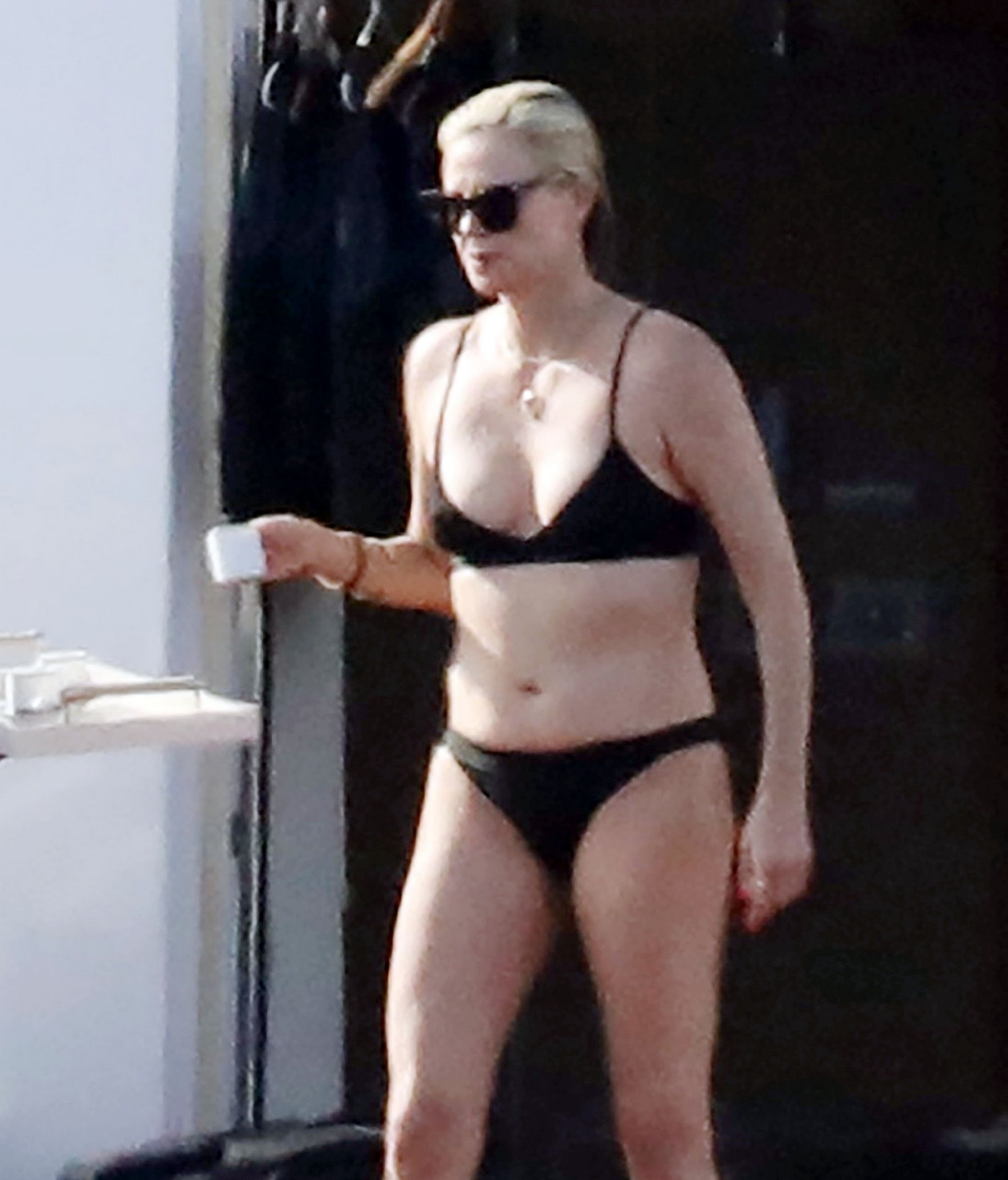 charlize-theron-sexy-bikini-thefappening-cfd-31 charlize theron sexy bikini thefappening cfd 31
