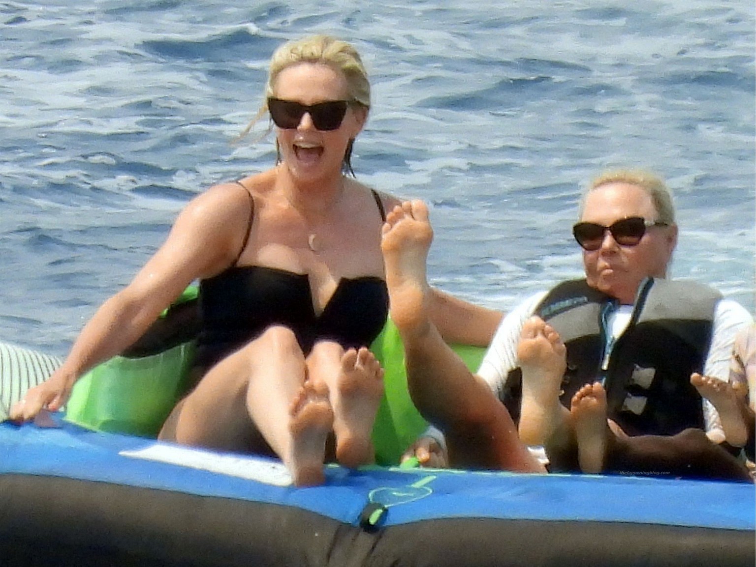 charlize-theron-sexy-bikini-thefappening-cfd-6 Charlize Theron Feeet