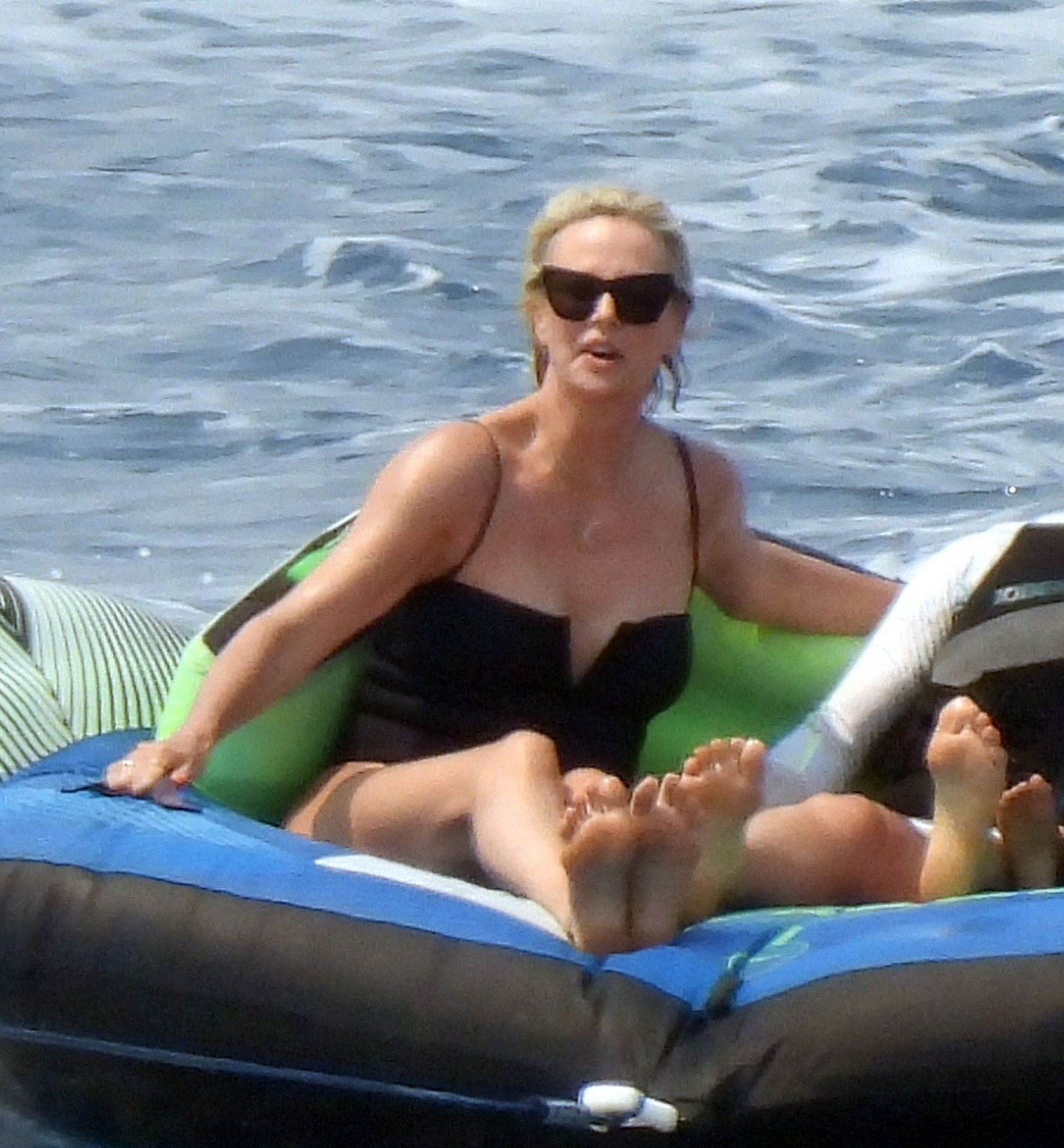 charlize-theron-sexy-bikini-thefappening-cfd-7 Charlize Theron BareFeet