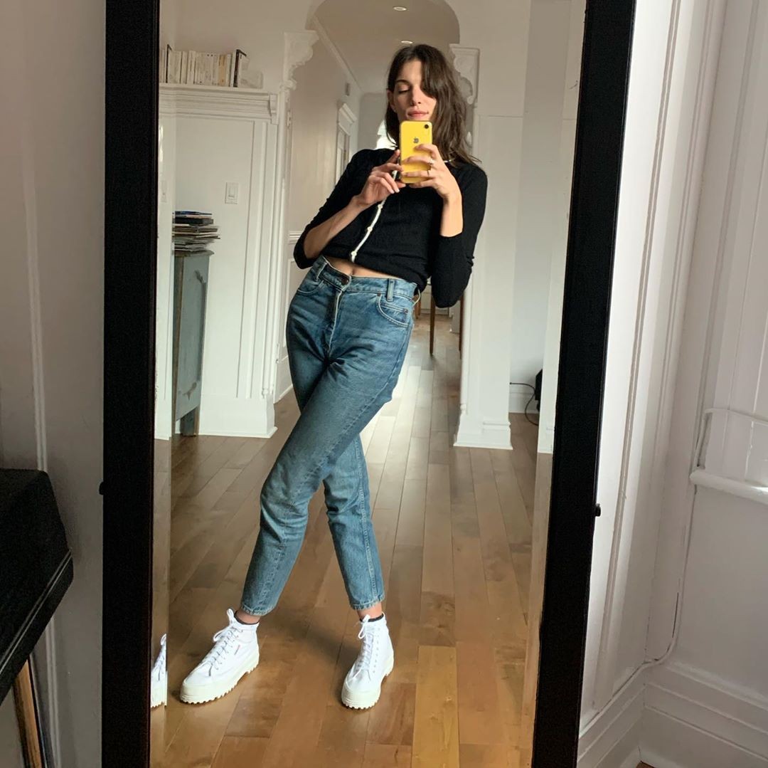 charlotte-cardin-topless-sexy-thefappening-pro-11 Charlotte Cardin Selfie
