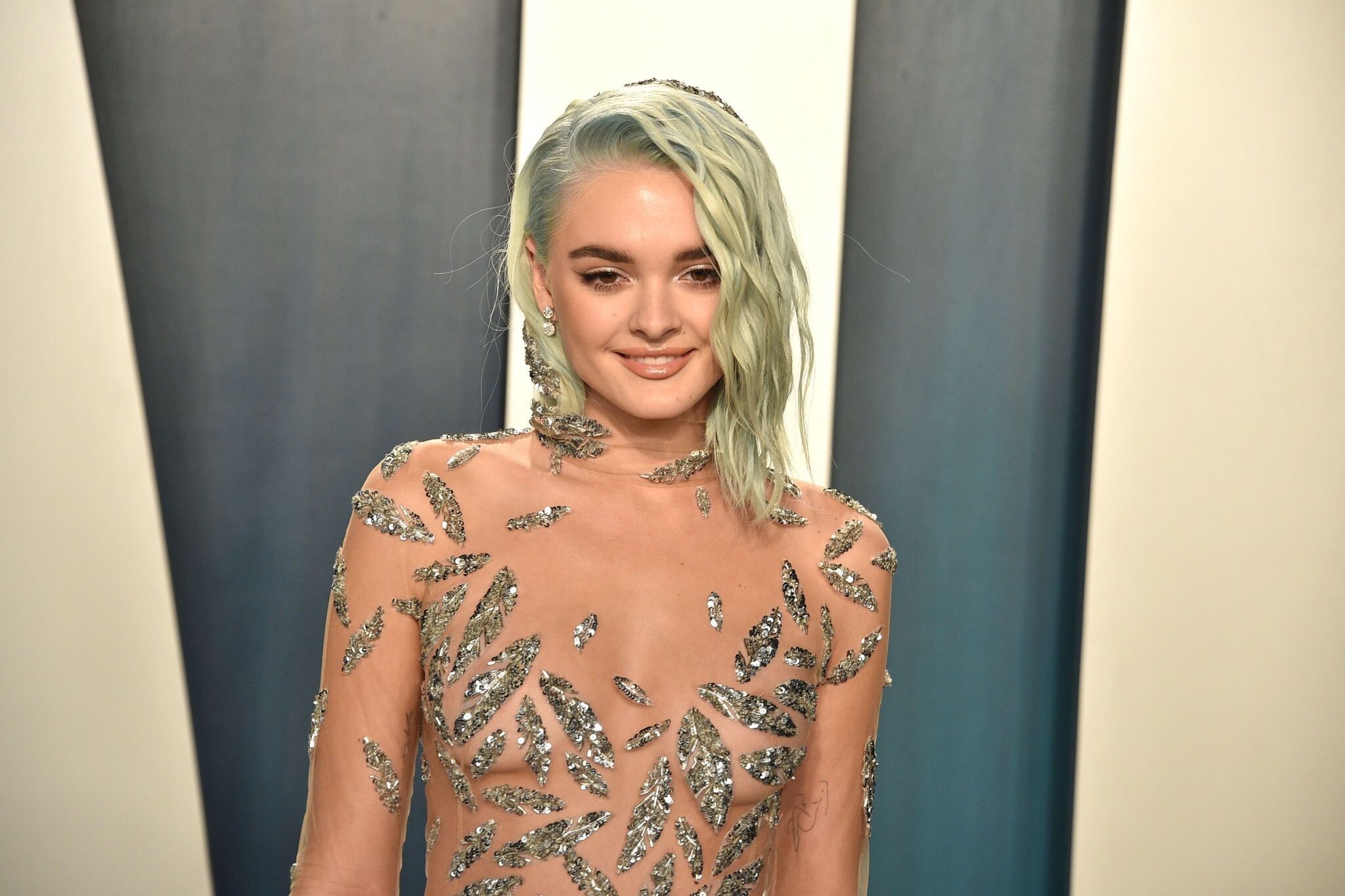 charlotte-lawrence-nude-dress-thefappening-cfd-26 charlotte lawrence nude dress thefappening cfd 26