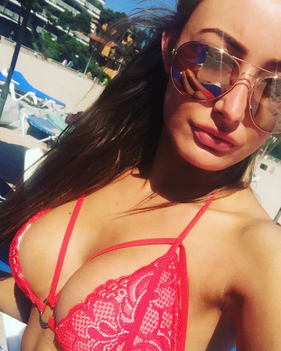 chloe-crowhurst-nude-sexy-thefappening-cfd-17 Chloe Crowhurst Tits