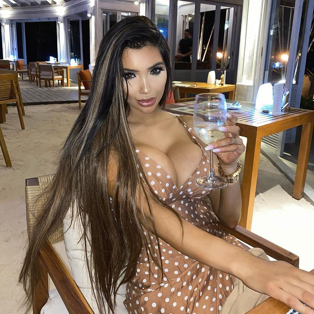 chloe-khan-sexy-valentines-day-3 Chloe Khan Fappening