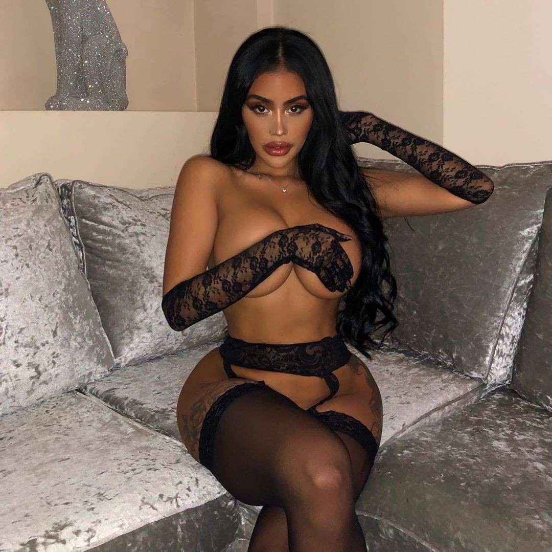 chloe-saxon-sexy-thefappening-cfd-21 Chloe Saxon Topless