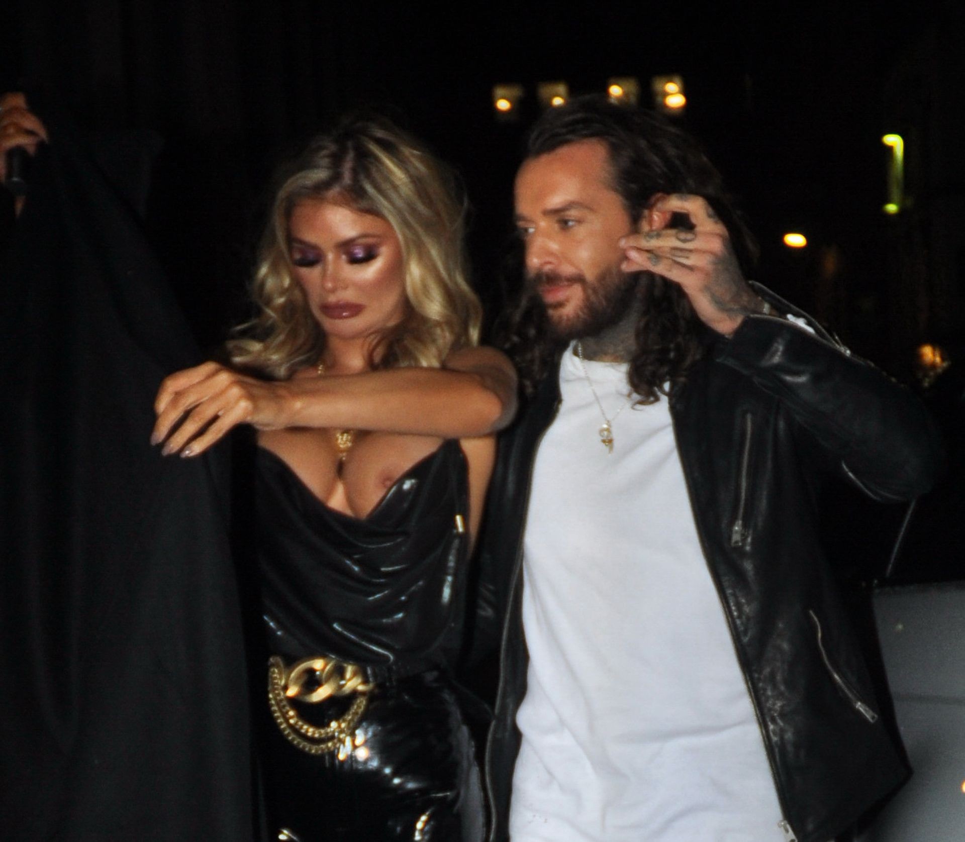 chloe-sims-topless-thefappening-cfd-1 Chloe Sims Hard Nipples