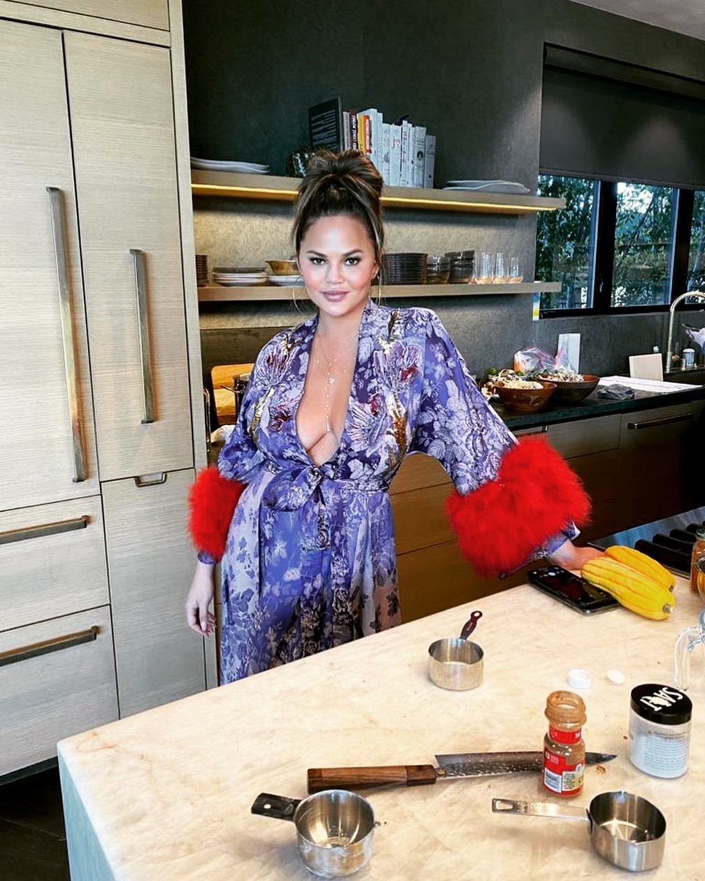 chrissy-teigen-see-through-thefappening-cfd-6 Chrissy Teigen Braless
