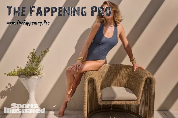 chrissy-teigen-sexy-thefappening-cfd-36 Chrissy Teigen Bare Feet