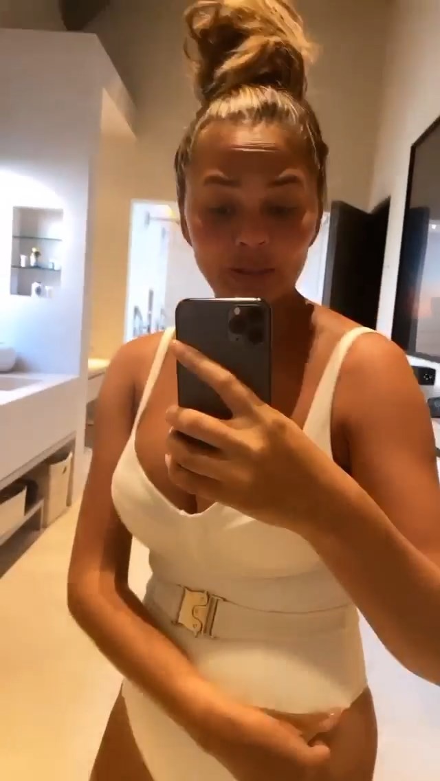 chrissy-teigen-showed-tits-without-implants-in-a-new-bikini-thefappening-pro-7 chrissy teigen showed tits without implants in a new bikini thefappening pro 7