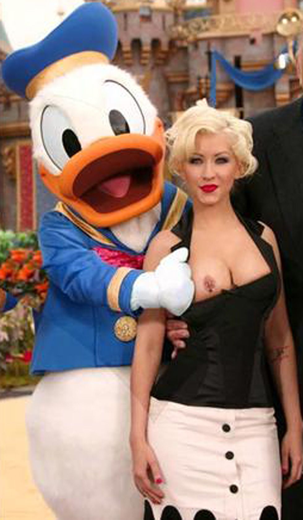 christina-aguilera-pregnant-nude-19 christina-aguilera-pregnant-nude-19