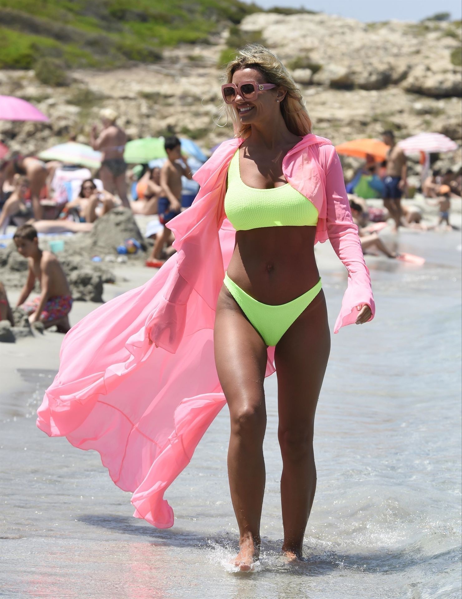 christine-mcguinness-sexy-bikini-67 christine mcguinness sexy bikini 67