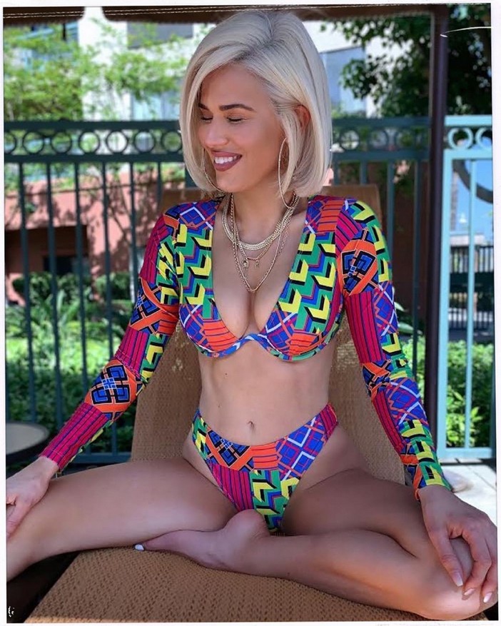 cj perry bikini revealing sexy pics 21