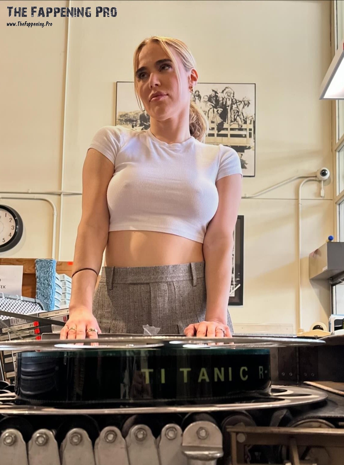 cj-perry-pokies-thefappening-cfd-9 CJ Perry Braless