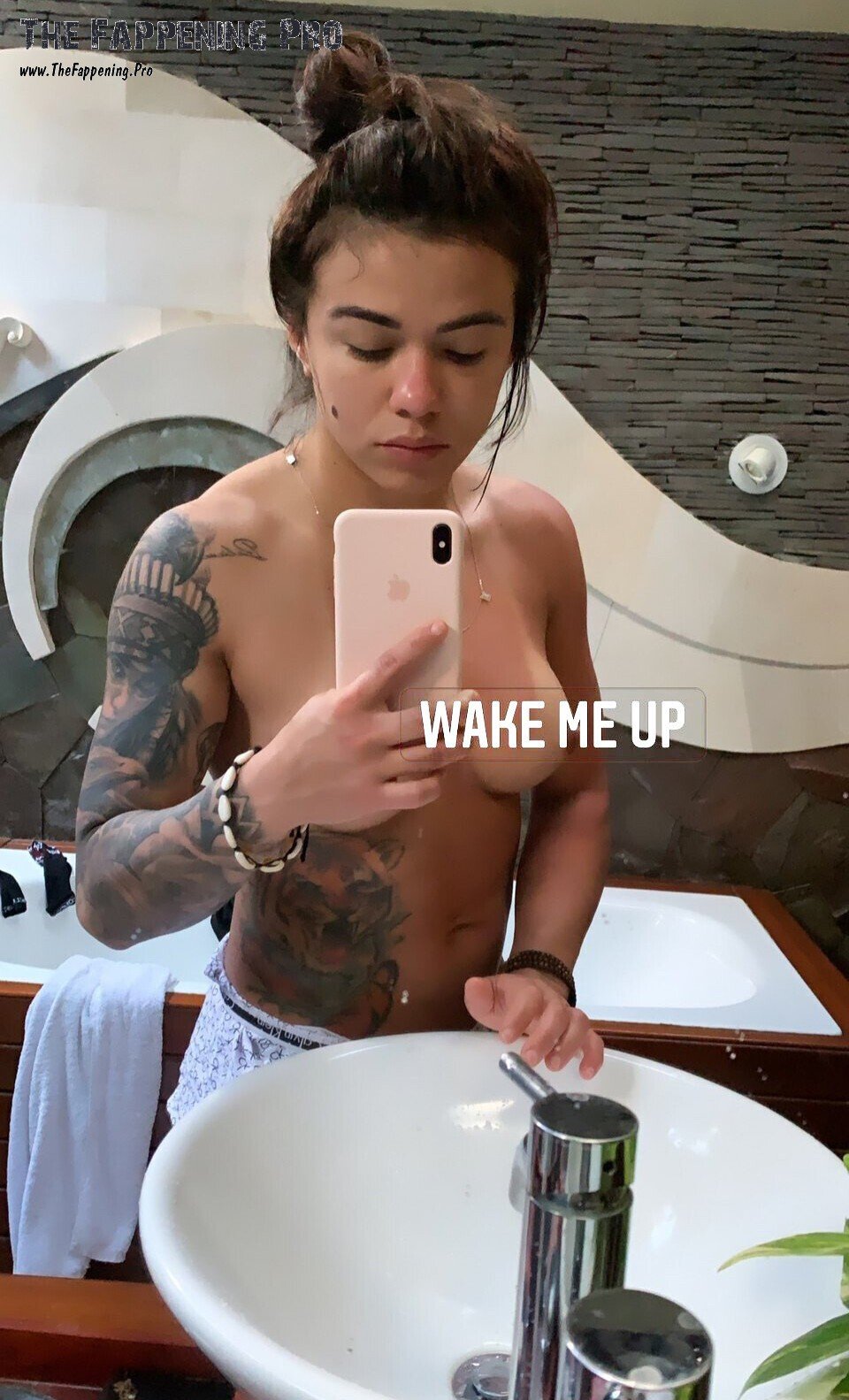 claudia-gadelha-nude-thefappening-cfd-1 Claudia Gadelha Topless Breakfast