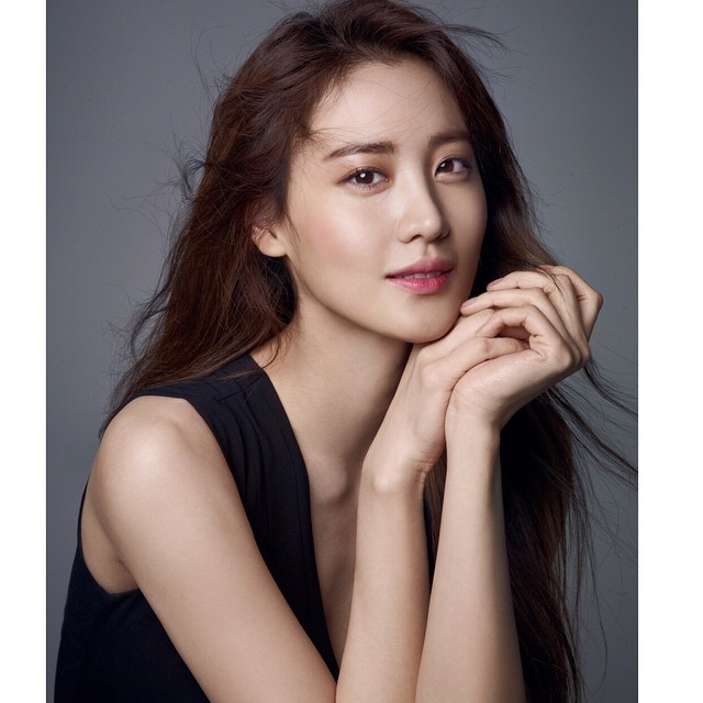 claudia-kim-sexy-thefappening-15 claudia kim sexy thefappening 15