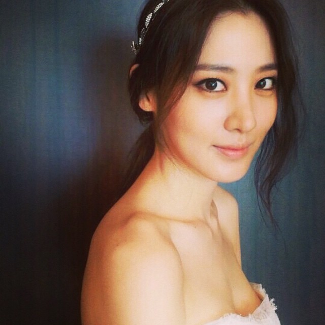 claudia-kim-sexy-thefappening-8 claudia kim sexy thefappening 8
