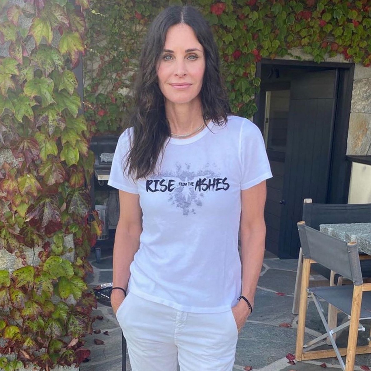 courteney-cox-rise-from-the-ashes Courteney Cox Wears Rise From The Ashes