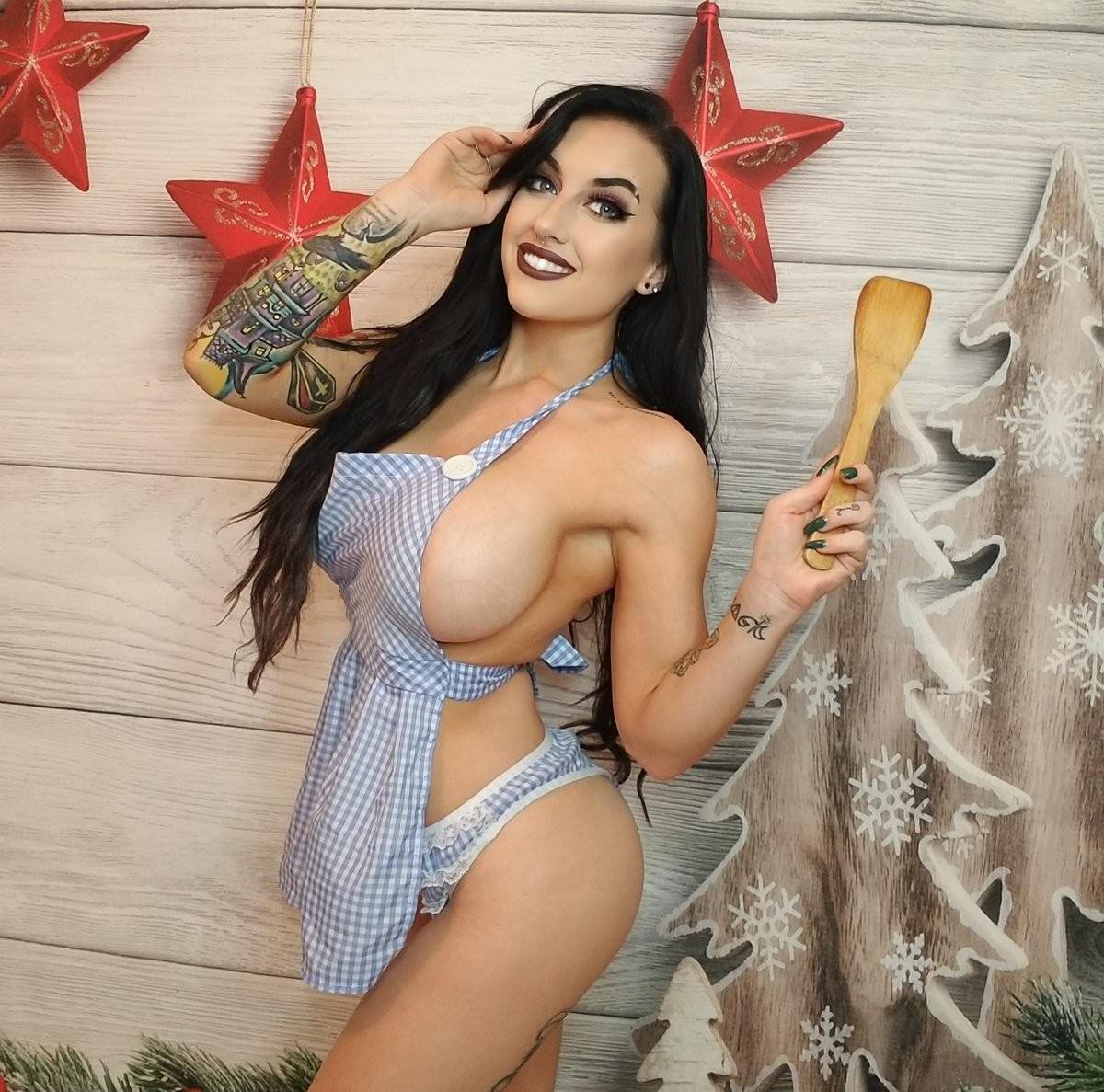 cubbi-thompson-nude-valentines-day-47 cubbi thompson nude valentines day 47