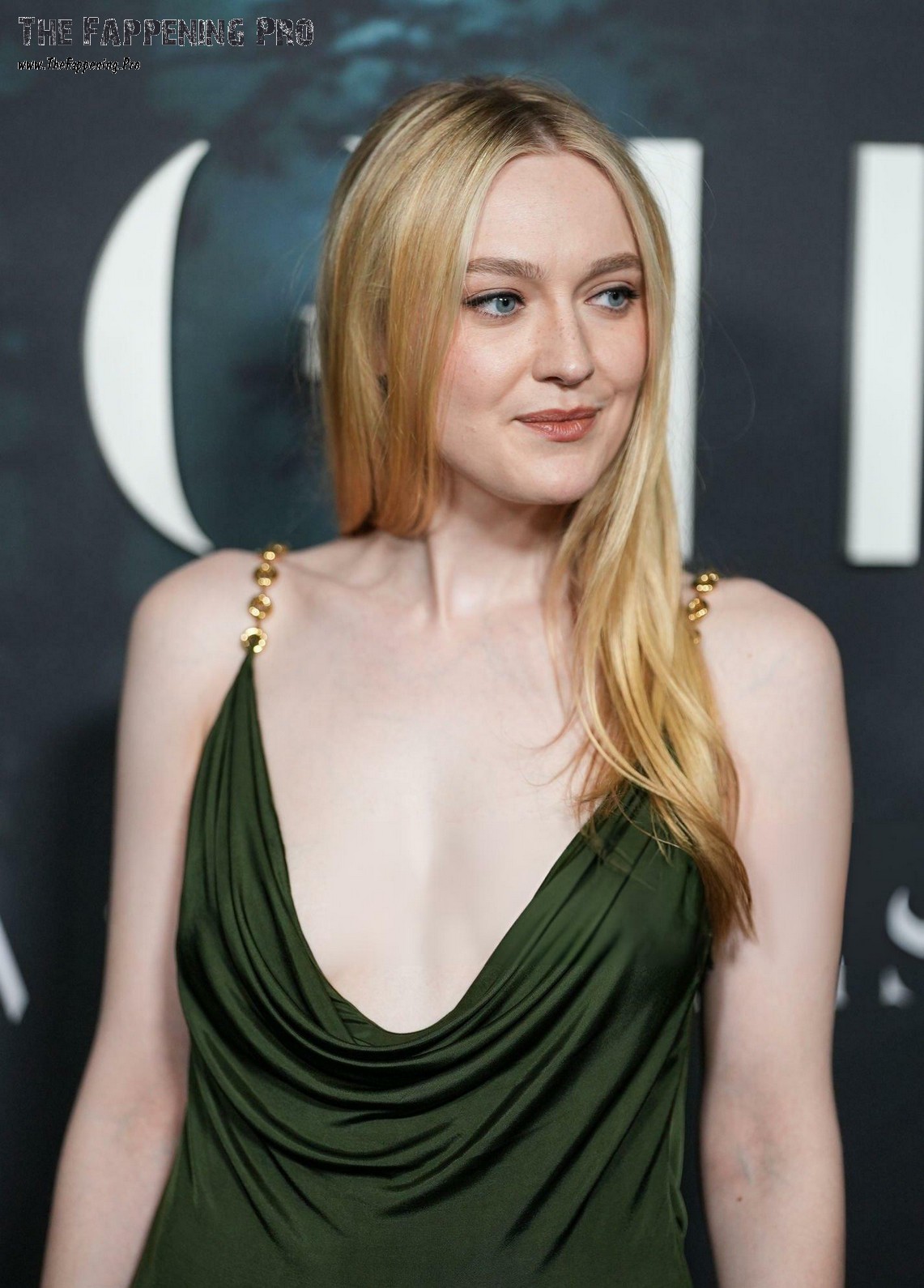 dakota-fanning-tits-thefappening-cfd-15 Dakota Fanning Tits