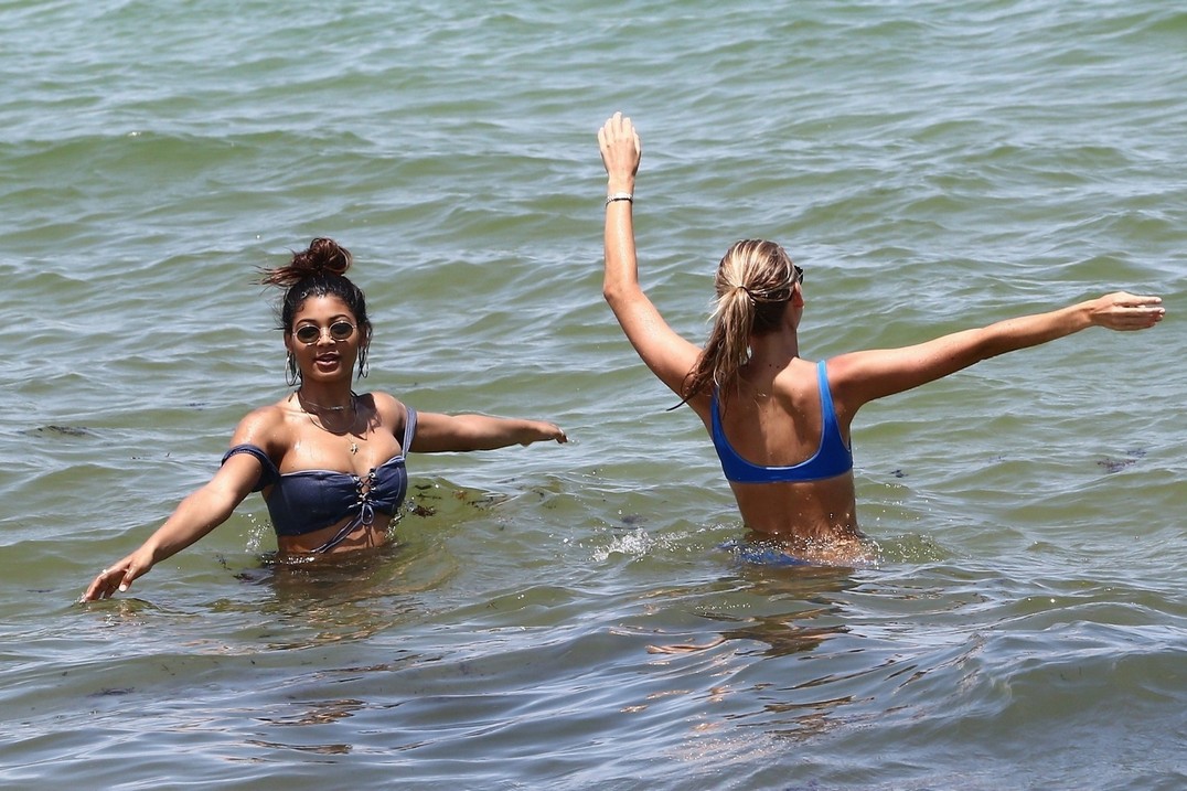 danielle-herrington-elizabeth-turner-sexy-asses-on-the-beach-in-miami-thefappening-pro-12 danielle herrington elizabeth turner sexy asses on the beach in miami thefappening pro 12