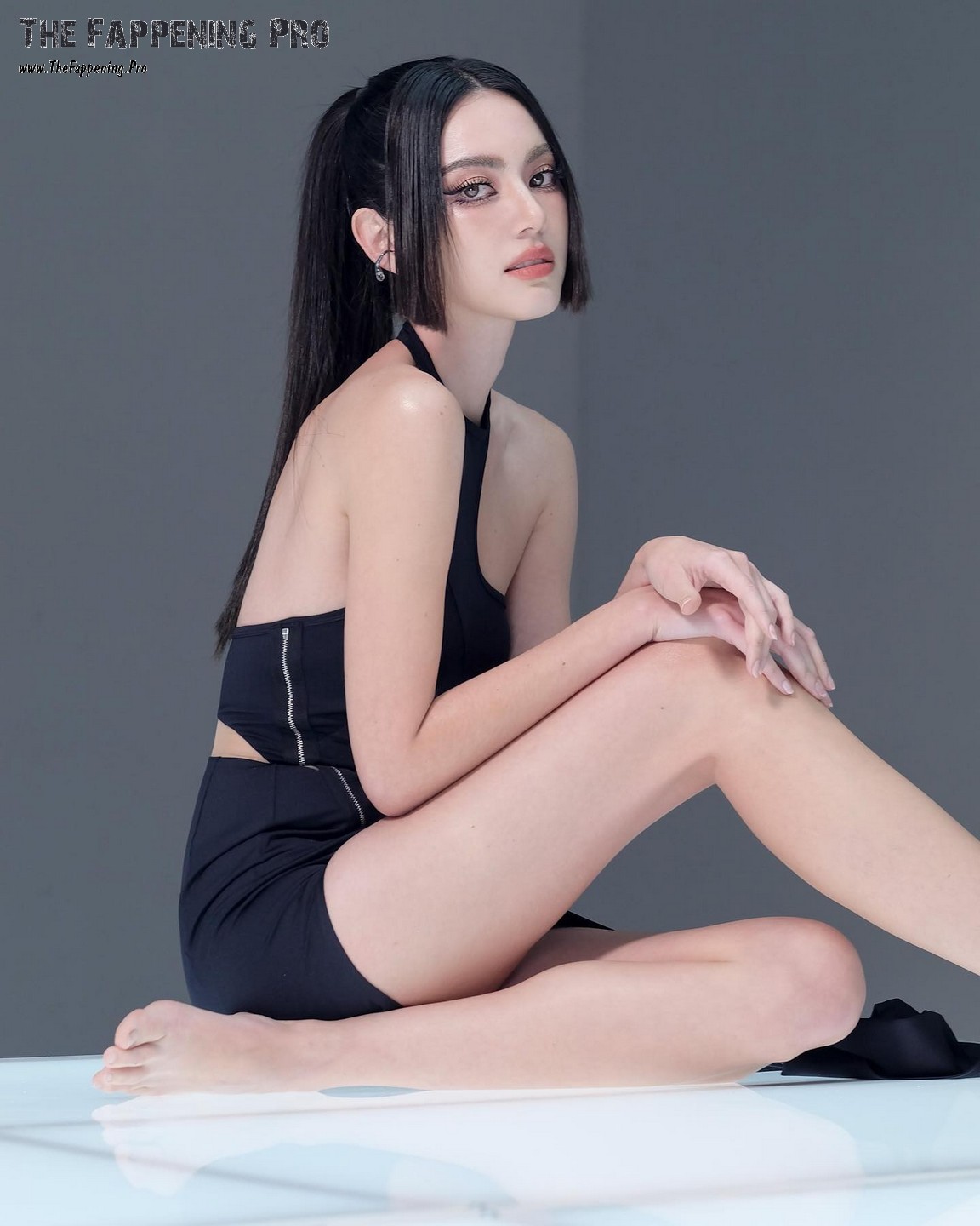 davika-hoorne-feet-thefappening-cfd-2 Davika Hoorne Barefoot