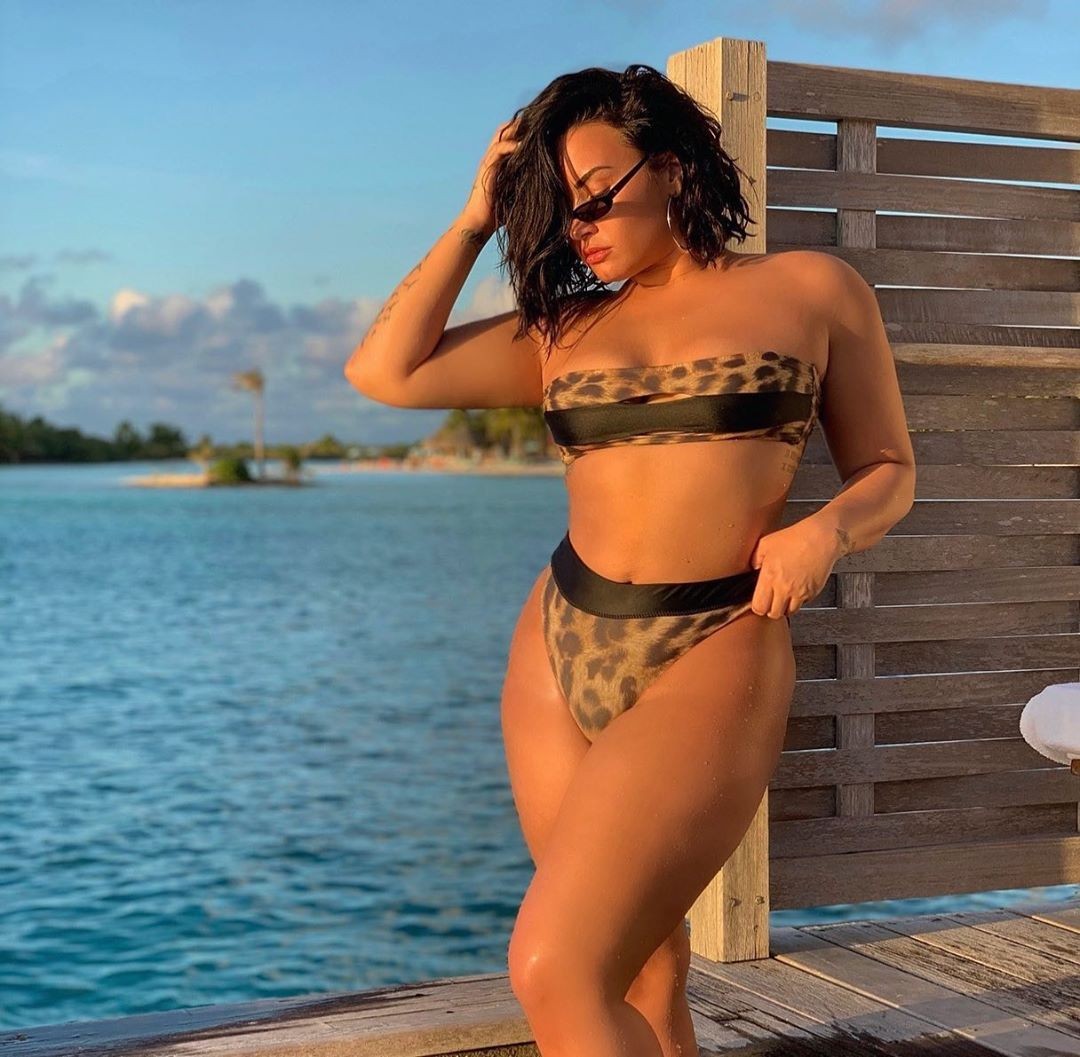 demi-lovato-sexy-1-1 Demi Lovato Bikini