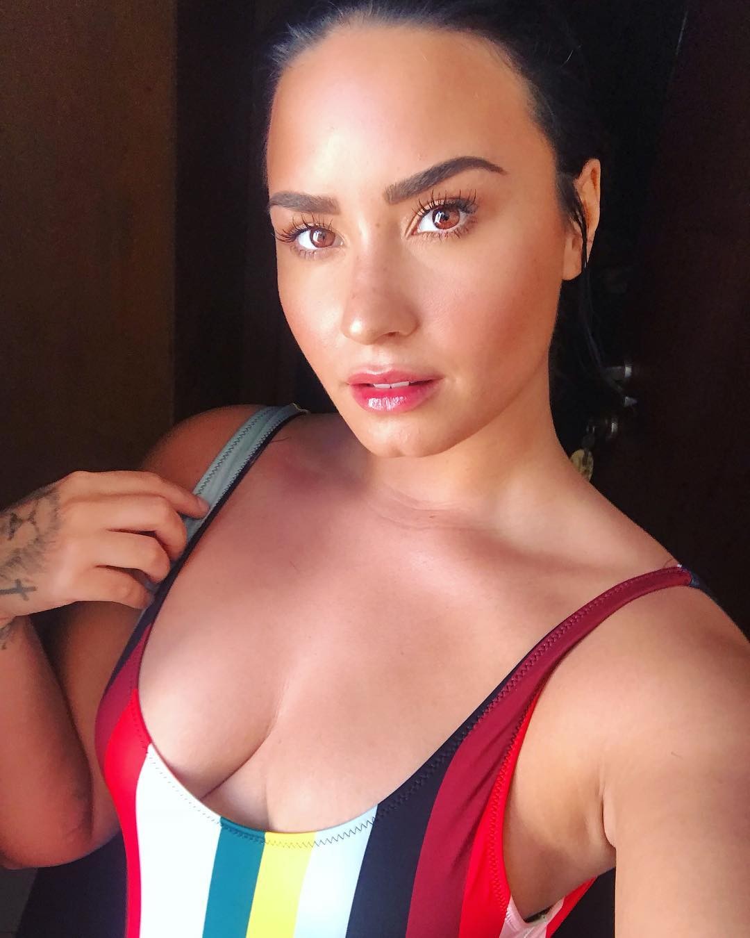 demi-lovato-tits-thefappening-pro-2 demi lovato tits thefappening pro 2