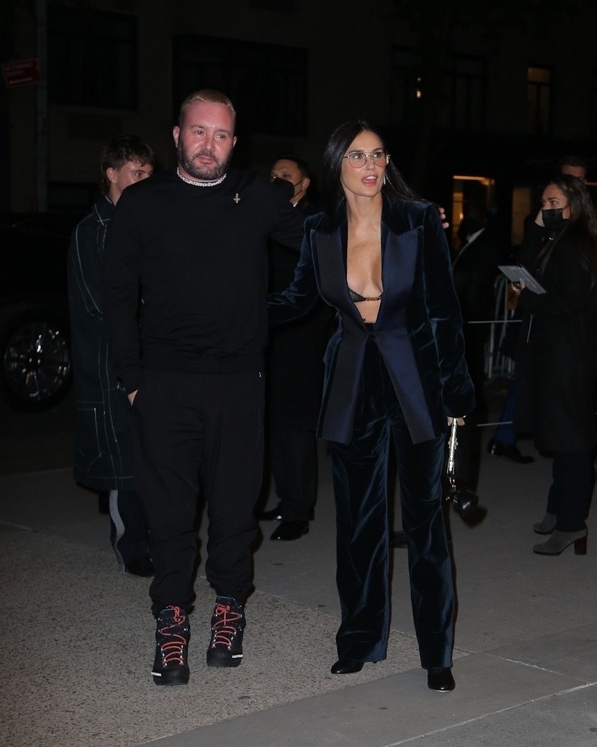 Demi Moore Paparazzi