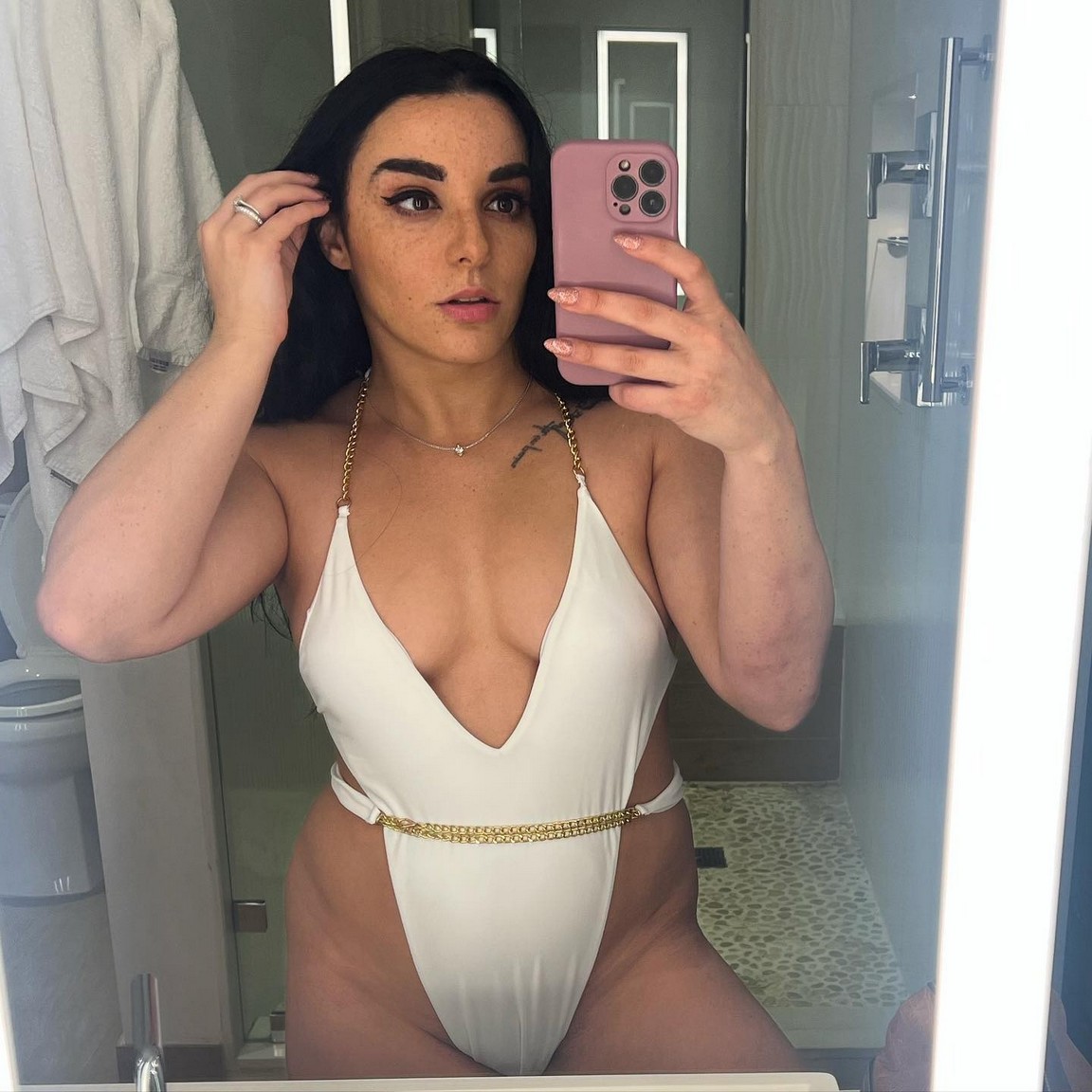 deonna-purrazzo-selfie-thefappening-cfd-10 Deonna Purrazzo Hot Selfie