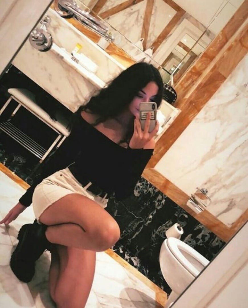 deva-cassel-nude-sexy-thefappening-cfd-2 Deva Cassel Selfie