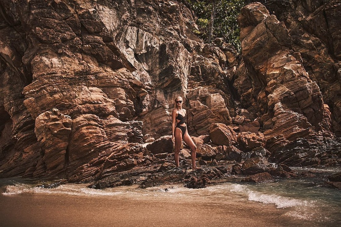 devon-windsor-showed-off-her-dream-body-in-a-bikini-thefappening-cfd-4 devon windsor showed off her dream body in a bikini thefappening cfd 4