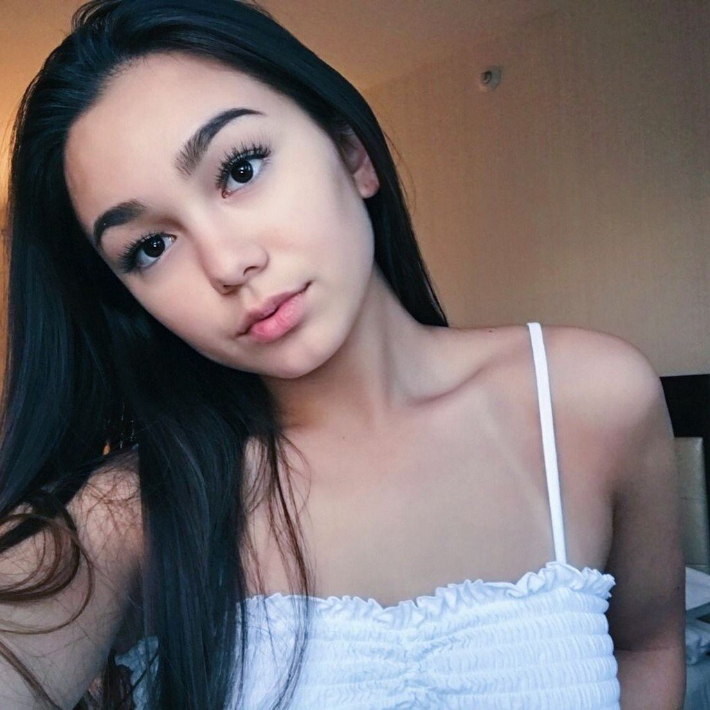 devyn-nekoda-selfie-thefappening-cfd-1 Devyn Nekoda