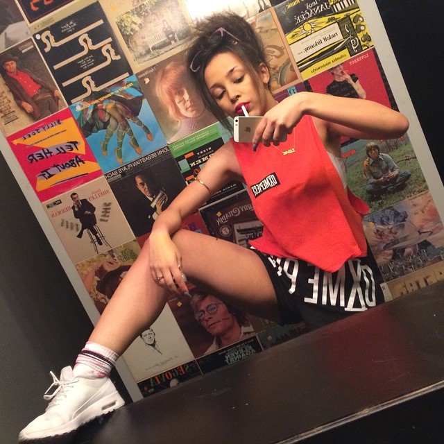 doja-cat-sexy-thefappening-pro-14 Doja Cat Selfie