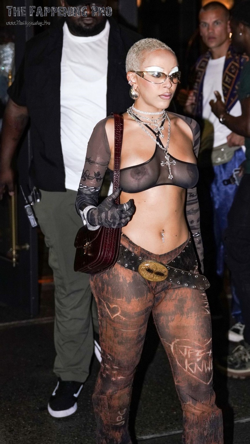 doja-cat-topless-thefappening-cfd-12 doja cat topless thefappening cfd 12