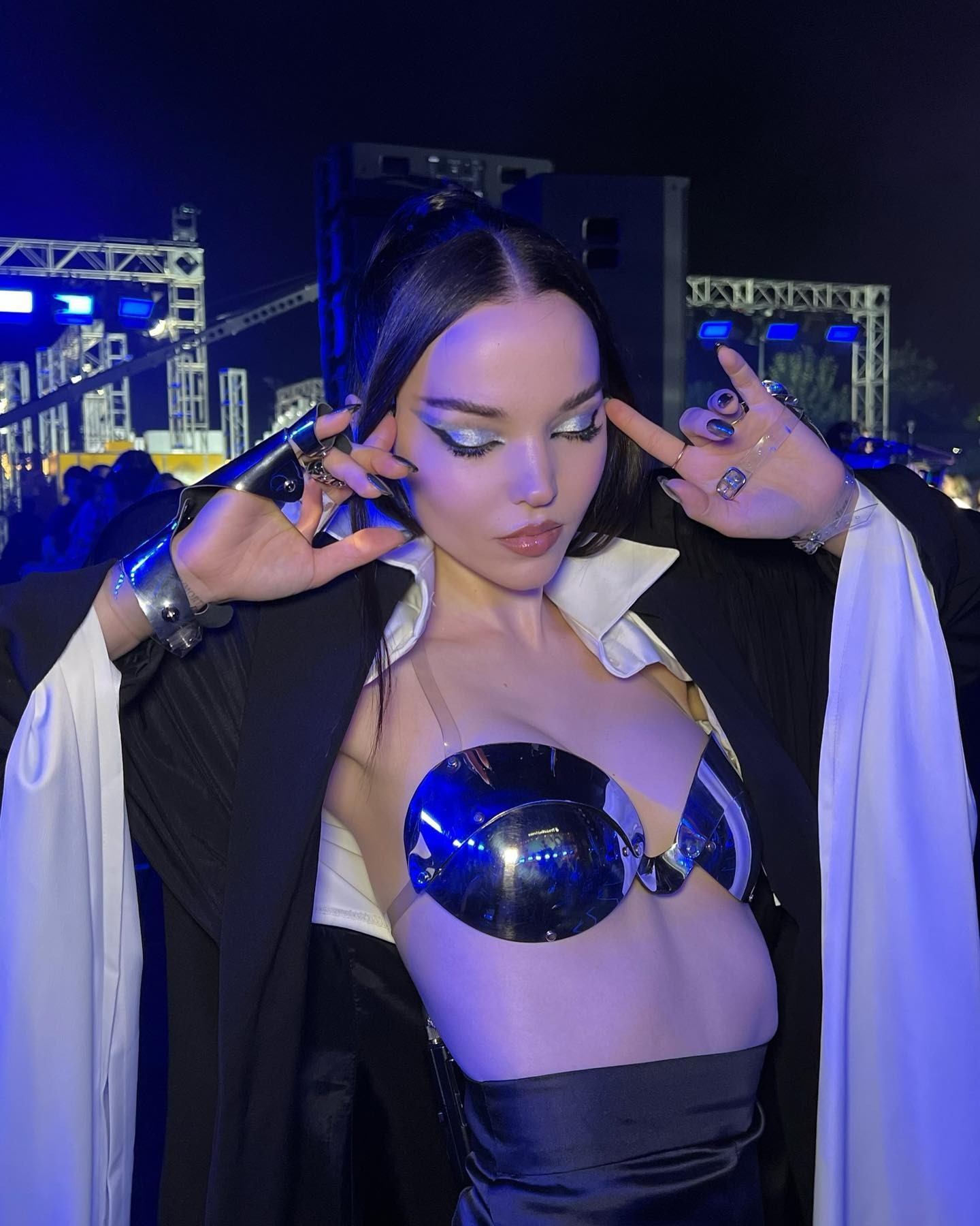 dove-cameron-2022-mtv-bts-thefappening-cfd-13-1 Dove Cameron Sexy BTS Pics From 2022 MTV VMA