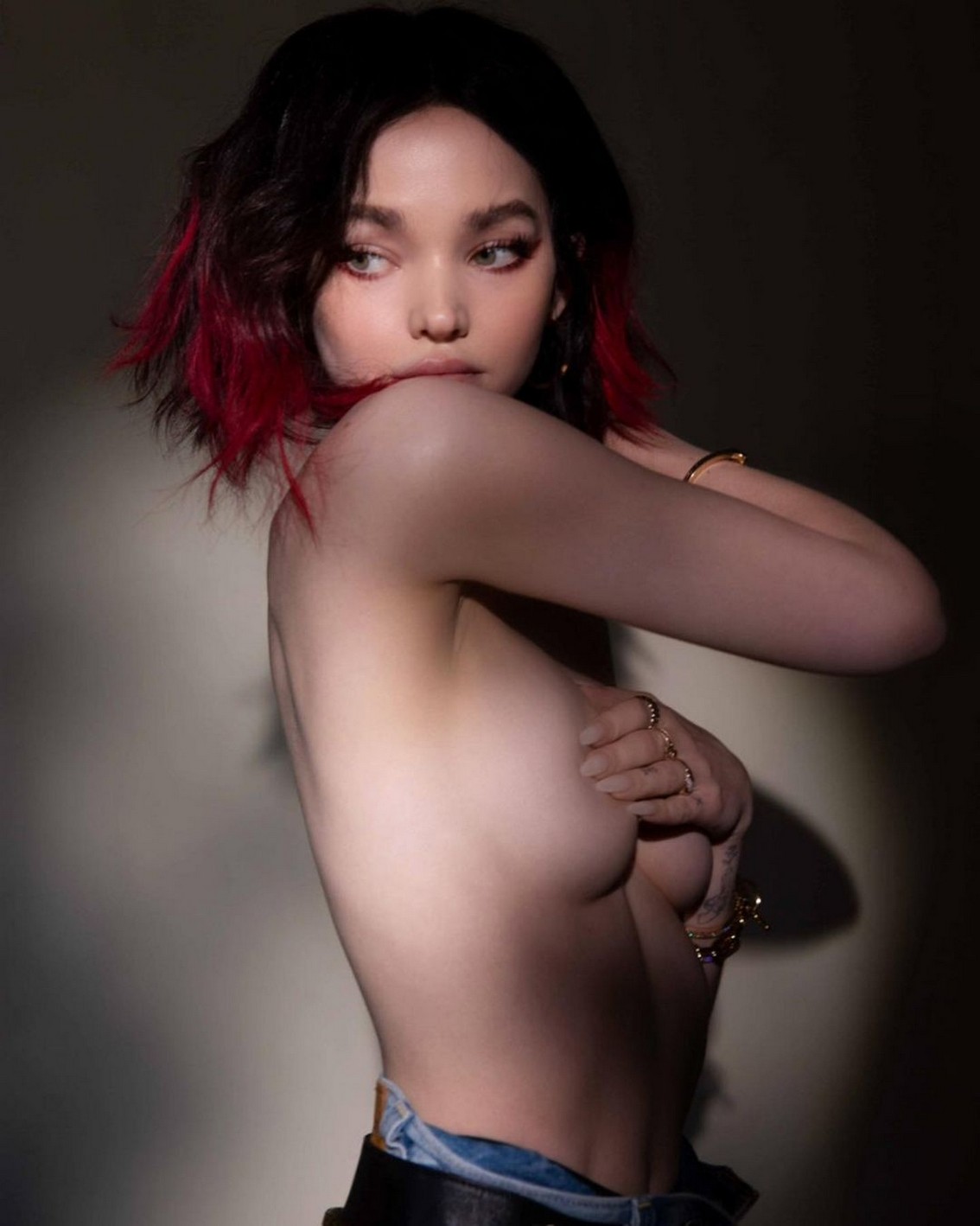 dove-cameron-topless-thefappening-cfd-6-1 Dove Cameron Topless Hot