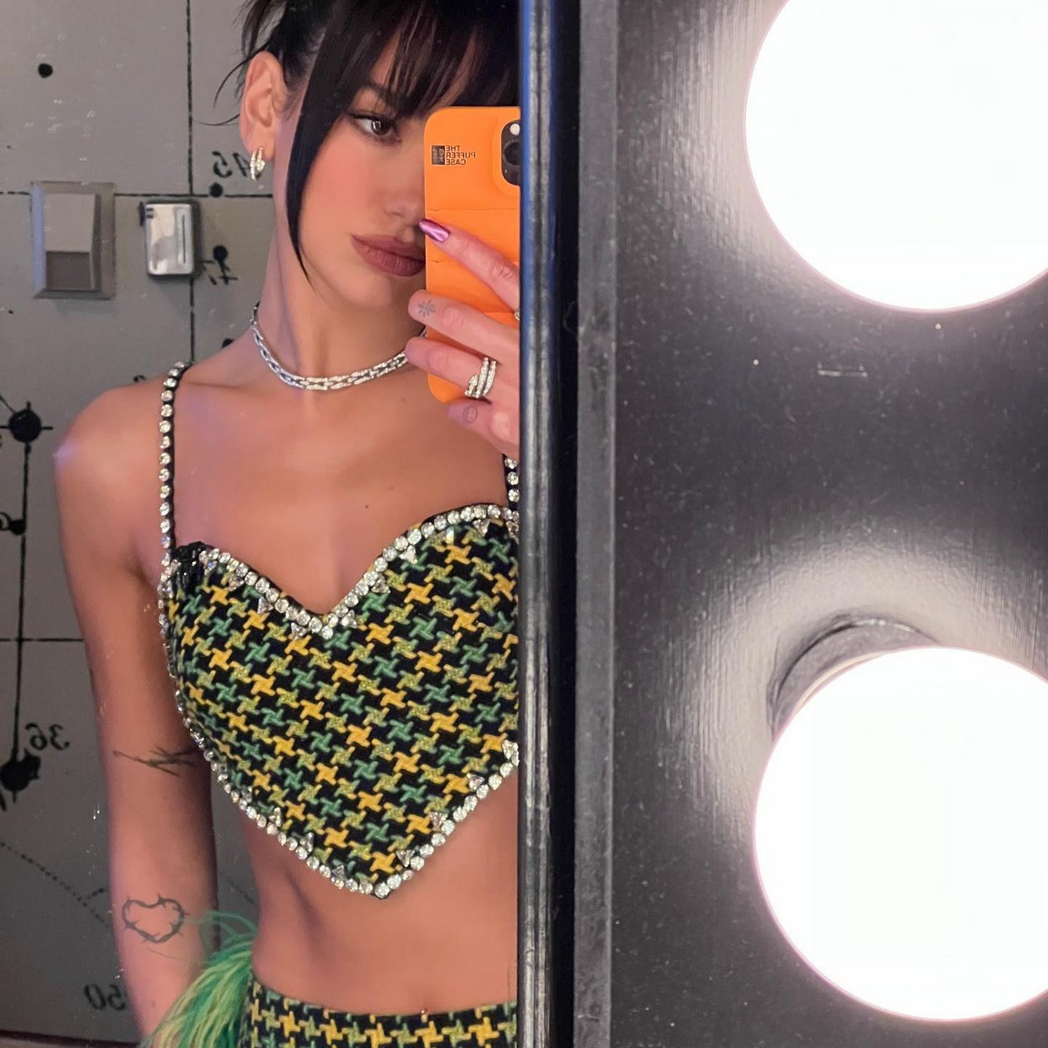 dua-lipa-abs-in-crop-top-thefappening-cfd-8 Dua Lipa Selfie