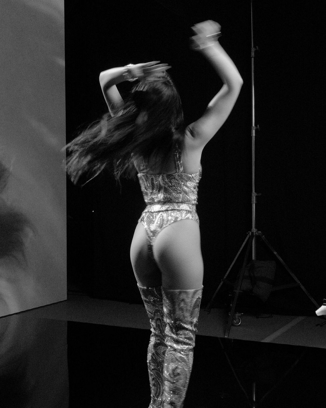 dua-lipa-bts-by-lauren-leekley-thefappening-cfd-5 Dua Lipa BTS By Lauren Leekley