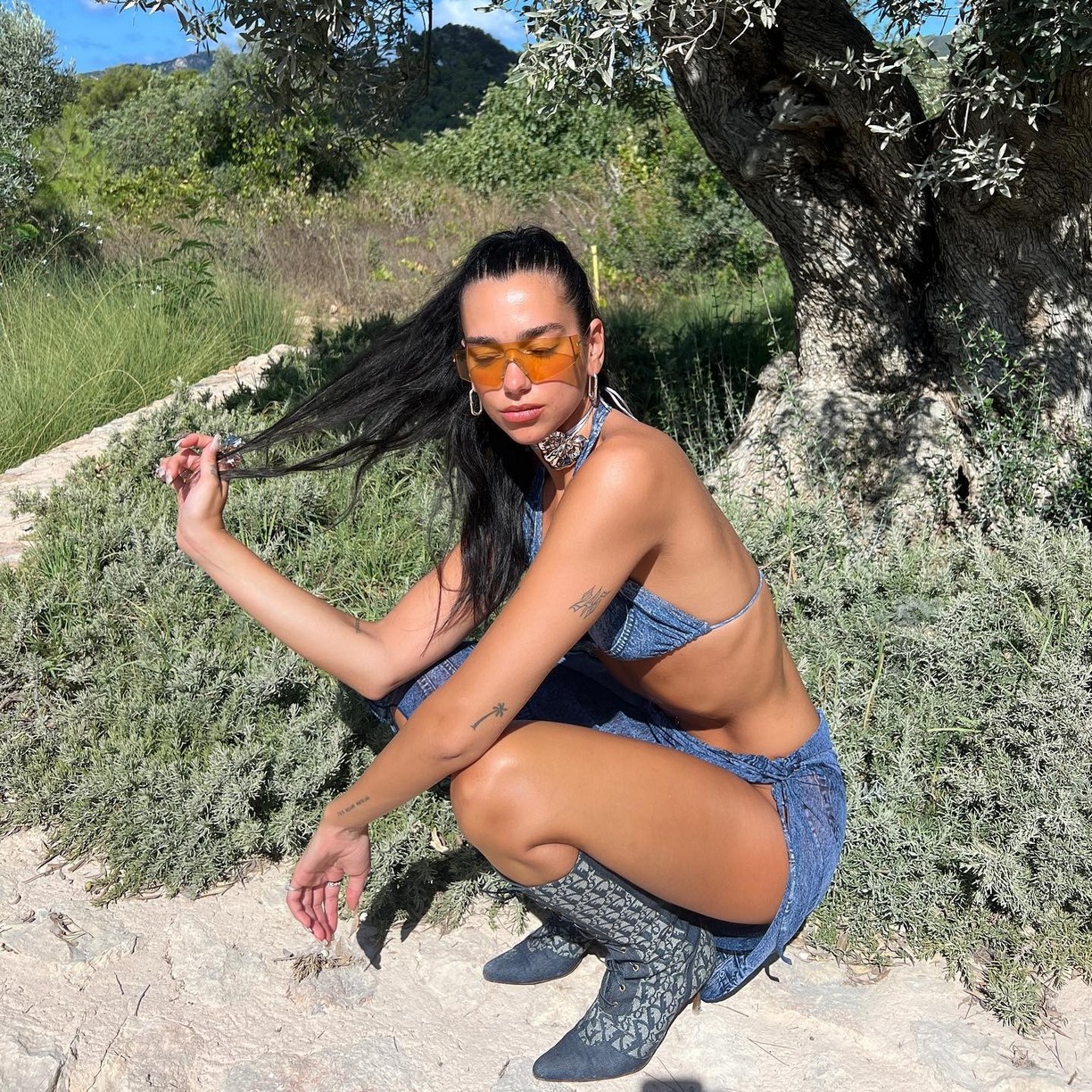 dua-lipa-hot-27-birthday-thefappening-cfd-11 Dua Lipa Looks Hot In Her 27th Birthday