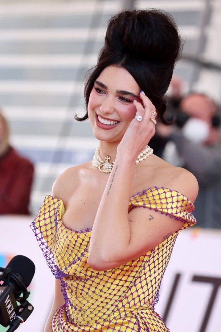 dua-lipa-hot-in-stockings-thefappening-cfd-34 dua lipa hot in stockings thefappening cfd 34