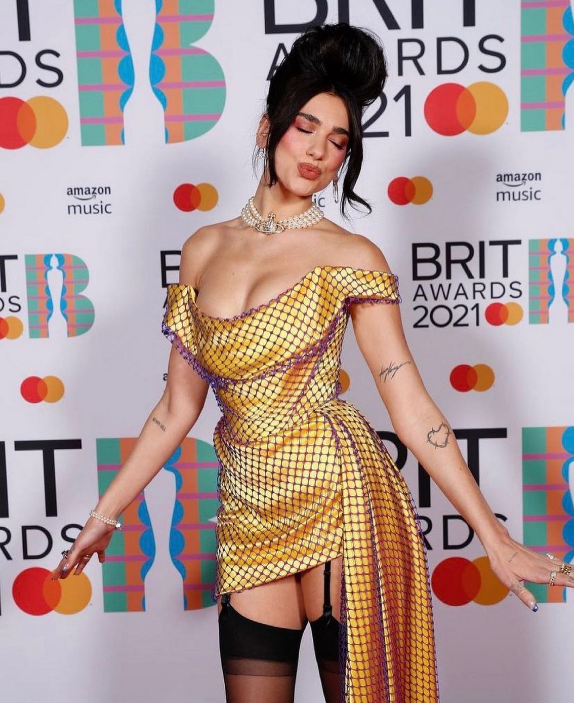 dua-lipa-hot-in-stockings-thefappening-cfd-45 dua lipa hot in stockings thefappening cfd 45