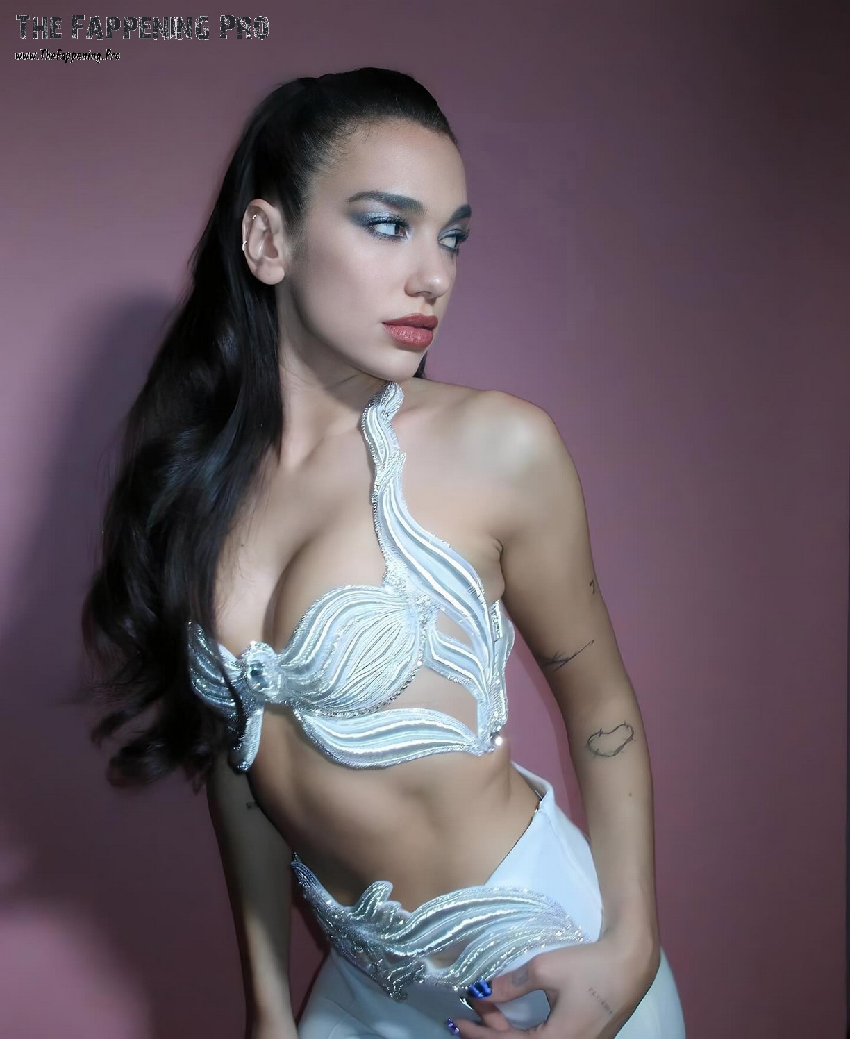dua-lipa-nude-thefappening-cfd-3 Dua Lipa Fappening