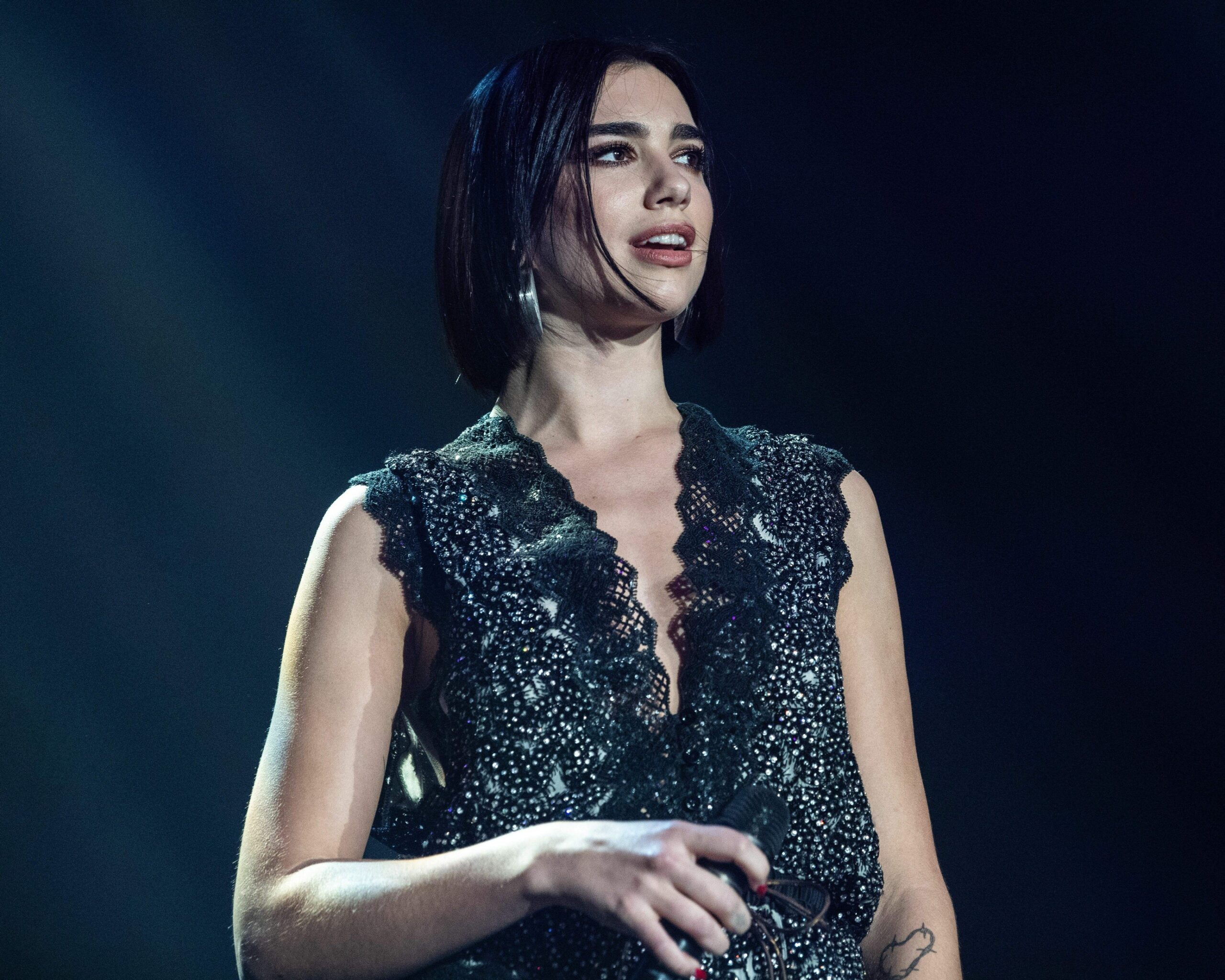dua-lipa-sexy-45 dua lipa sexy 45 scaled