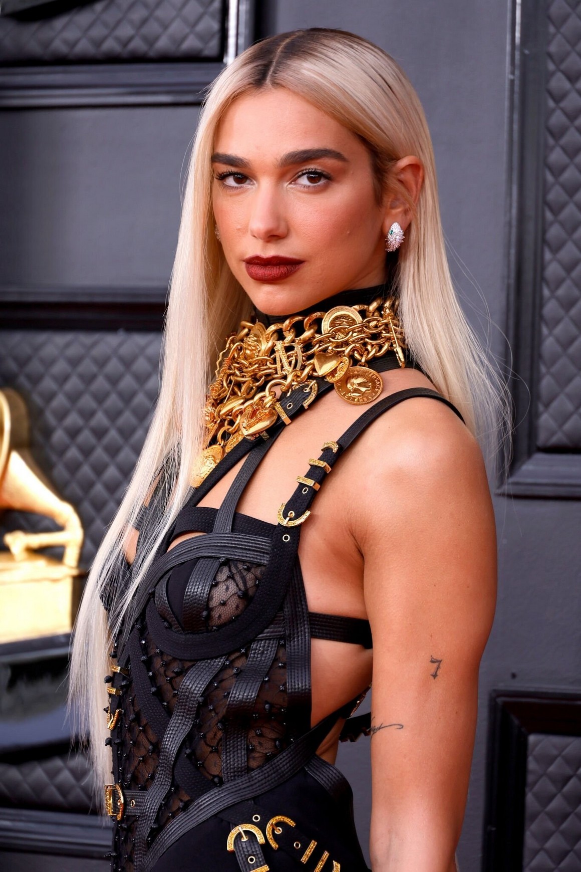 dua-lipa-sexy-grammy-2022-thefappening-pro-2 Dua Lipa Wears A Bandage At The Grammy Awards 2022